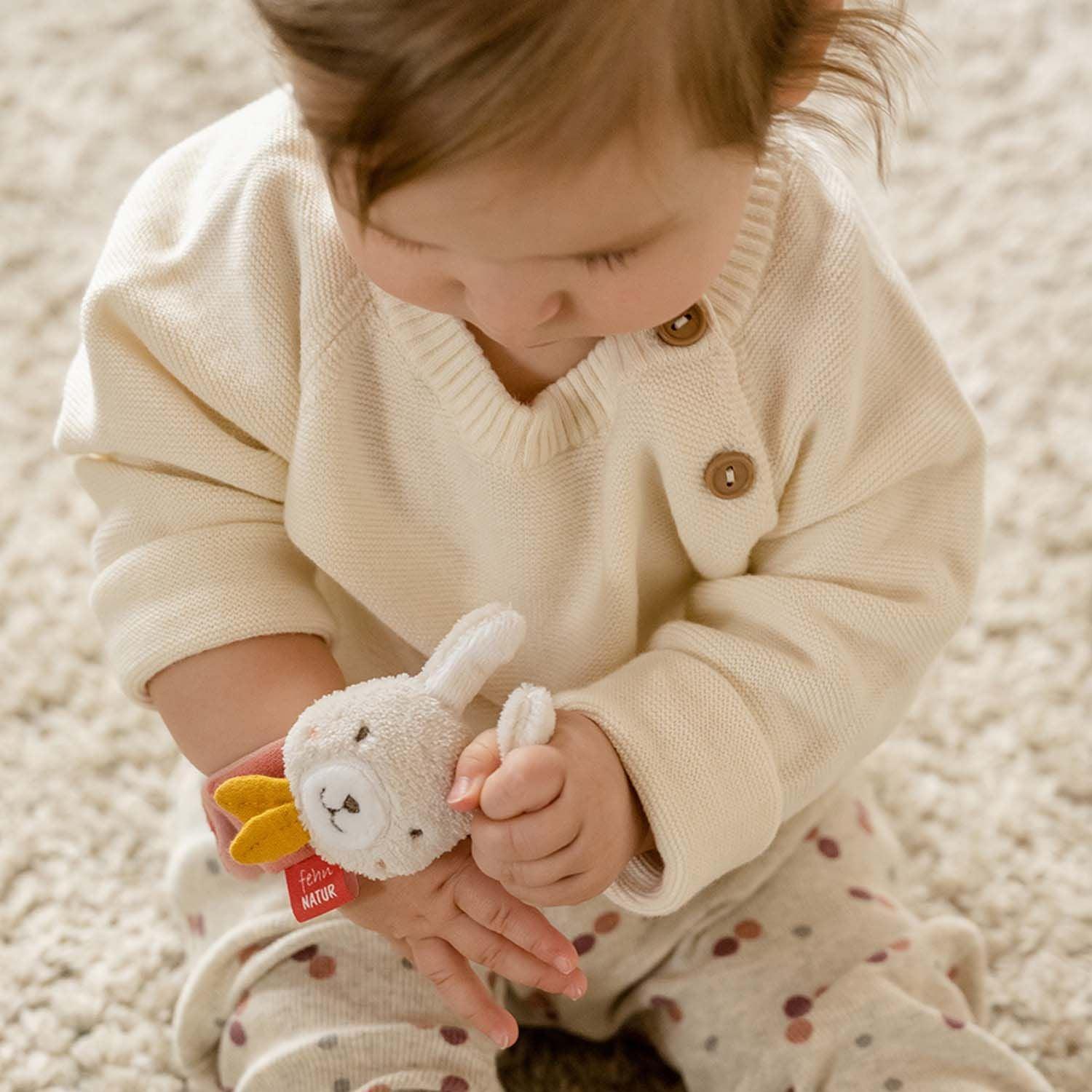 Fehn Wrist rattle hare, FehnNatur 3.0 - Mari Kali Stores Cyprus Fehn Wrist rattle hare, FehnNatur 3.0 - Mari Kali Stores Cyprus