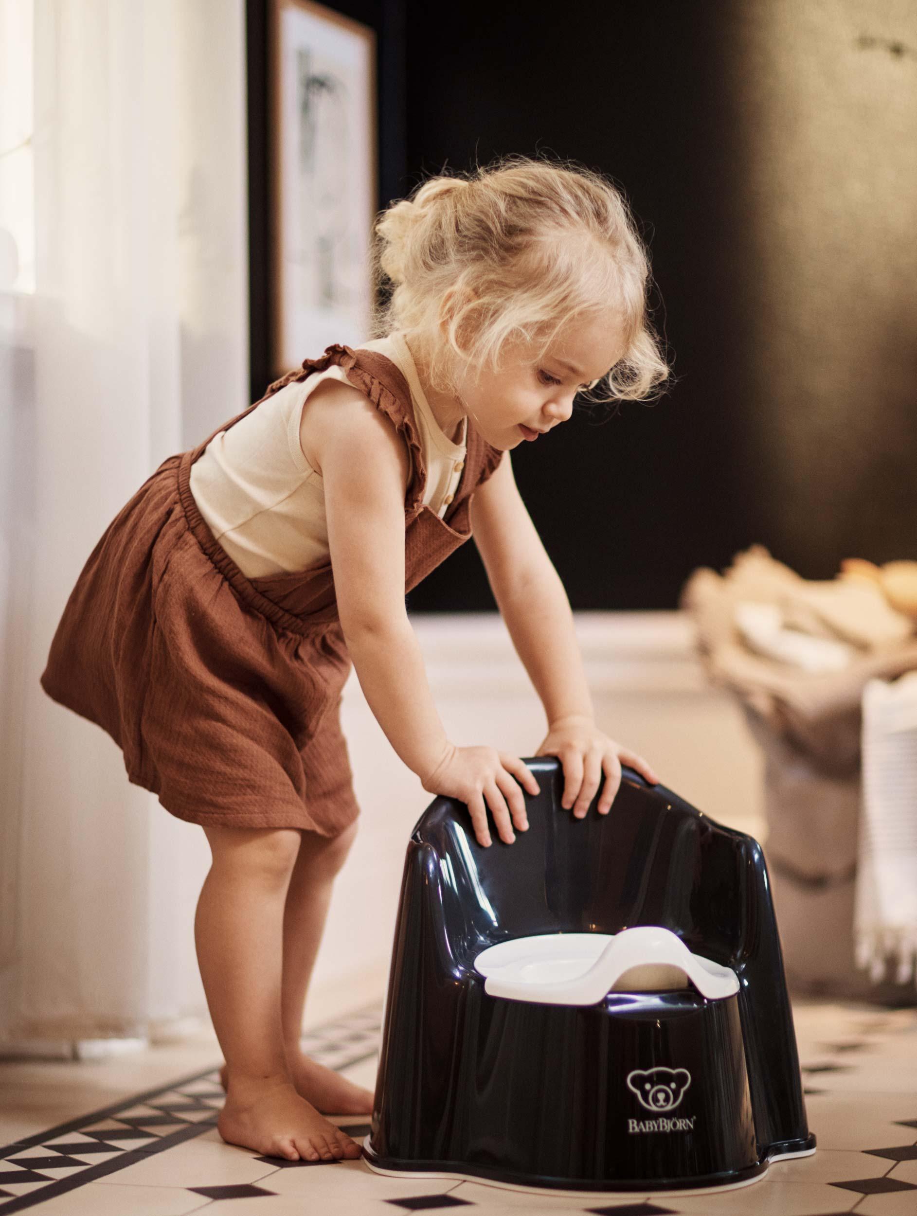 BabyBjorn - Babybjorn Potty Training Seat with Backrest - Mari Kali Stores Cyprus BabyBjorn - Babybjorn Potty Training Seat with Backrest - Mari Kali Stores Cyprus