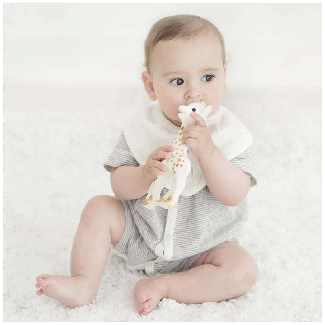 Sophie la girafe Sophie the giraffe the first baby toy with storage case Sophie la girafe Sophie the giraffe the first baby toy with storage case