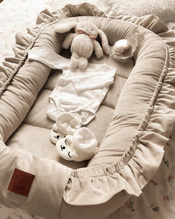 Infantilo Premium baby cocoon with a Delicate Velvet Frill