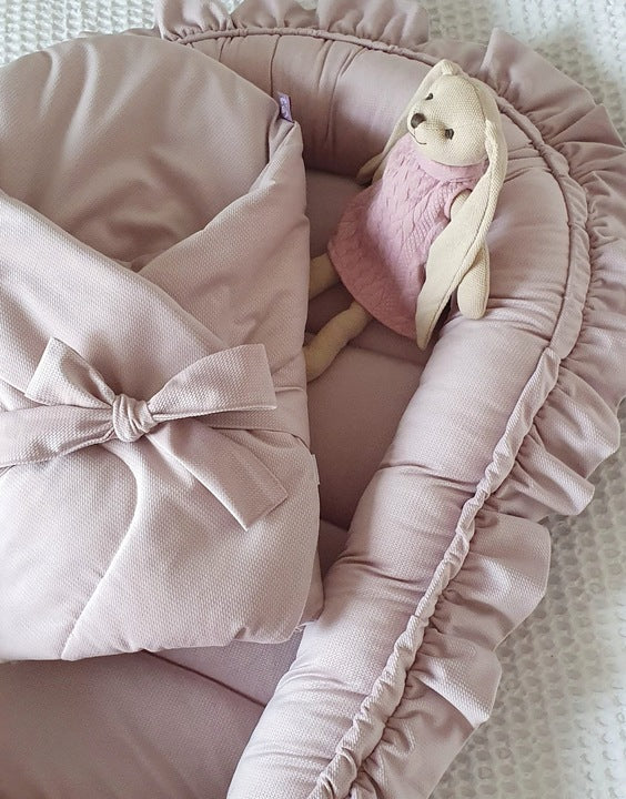 Infantilo Premium baby cocoon with a Delicate Velvet Frill