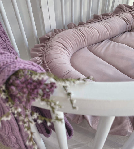 Infantilo Premium baby cocoon with a Delicate Velvet Frill