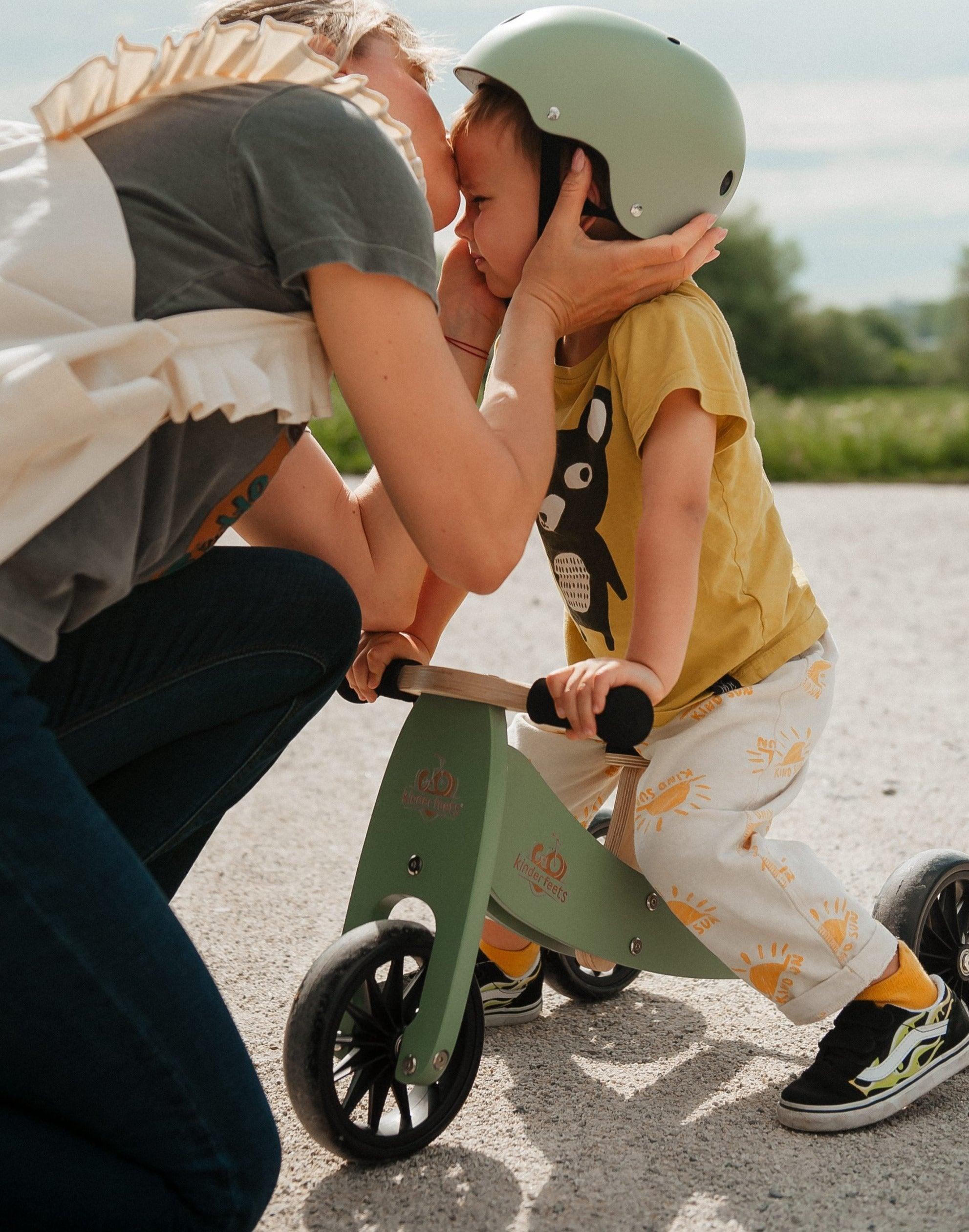 Kinderfeets - Tiny Tot 2-in-1: The Perfect Kids' Tricycle and Balance Bike - Mari Kali Stores Cyprus